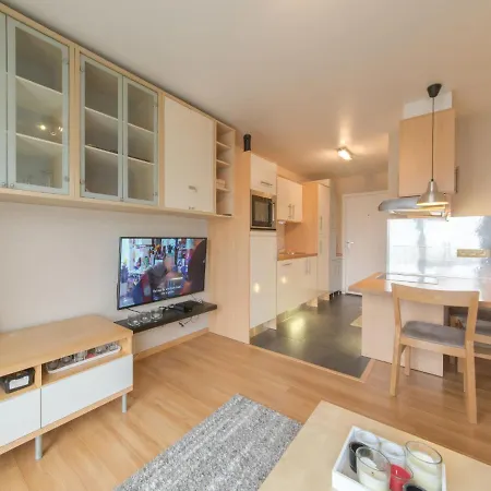 Firenze 011 With Parking By Interhome 아파트 Mispelburg